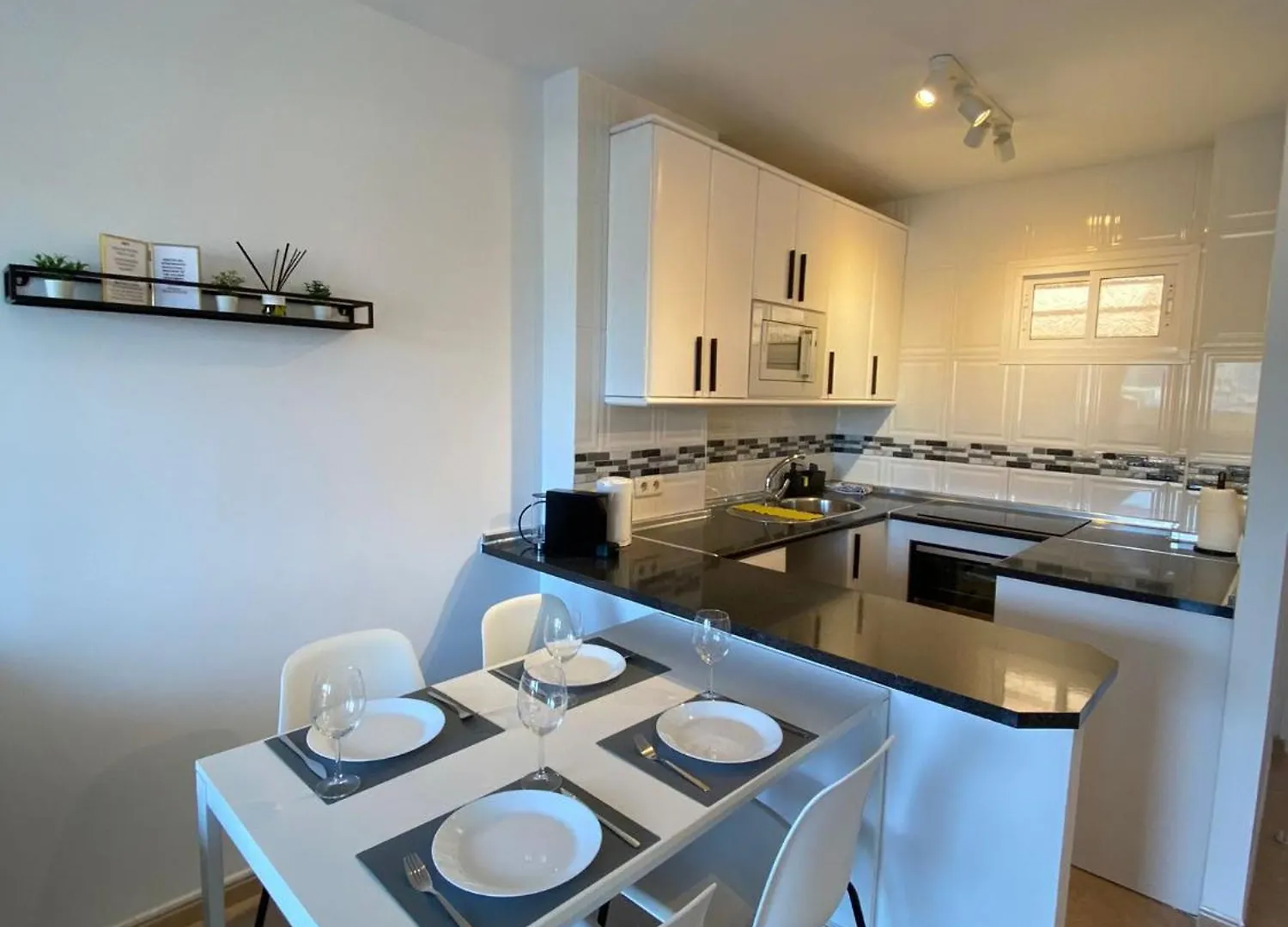 Apt Con Espectacular Vista, Piscinas, Recep 24 Hs Benalmadena 0*,  Spain