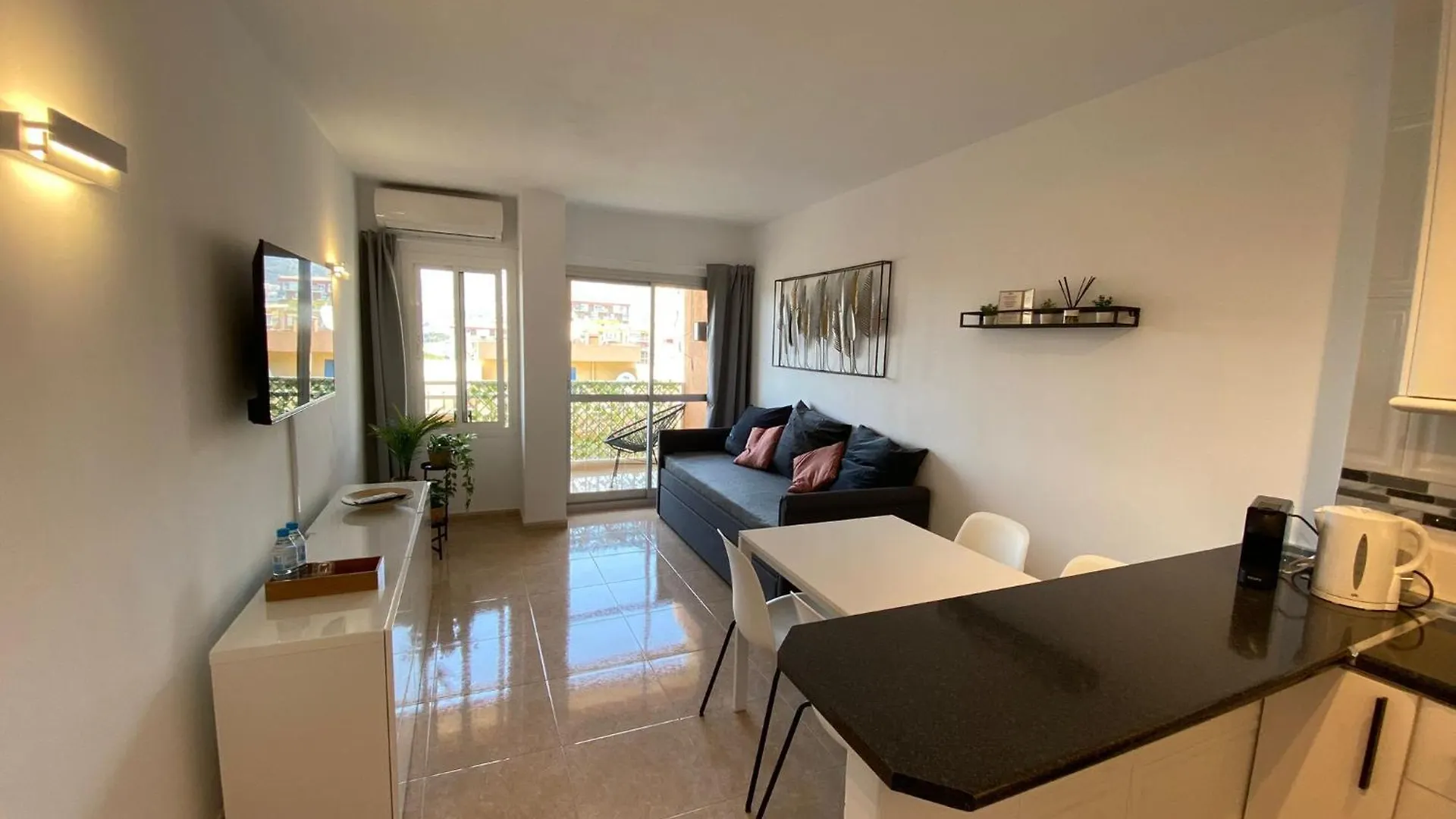 Apt Con Espectacular Vista, Piscinas, Recep 24 Hs Benalmadena Spain